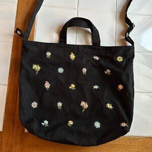BAGGU Floral Embroidered Horizontal Duck Bag